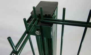 Столб 90х55х1,6х4000 RAL 6005 6 резьбовых втулок (2,03+1,03), артикул Столб 90x55x4000